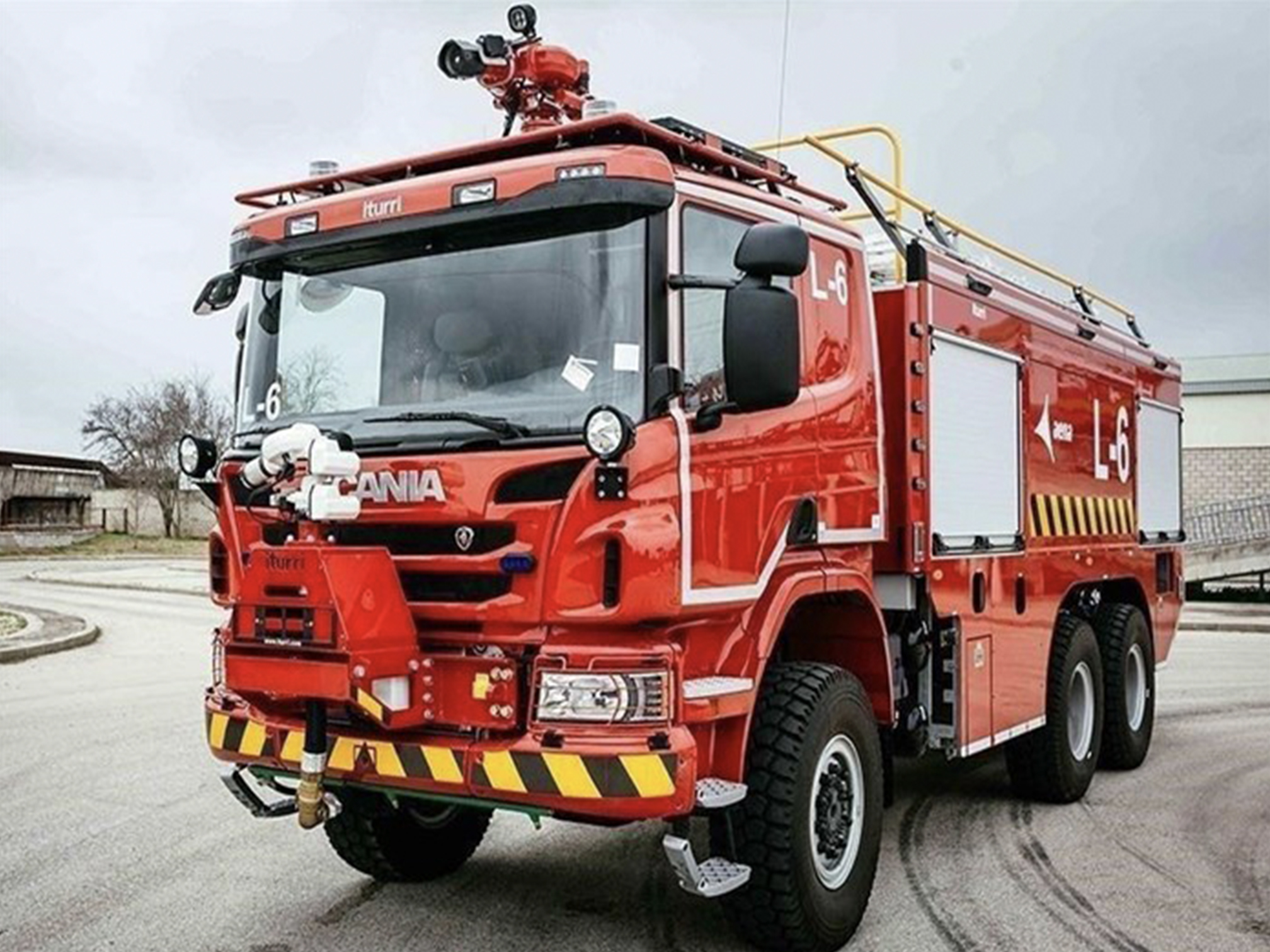 Bombero en uniforme